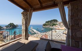 Petros Penthouse And Studios